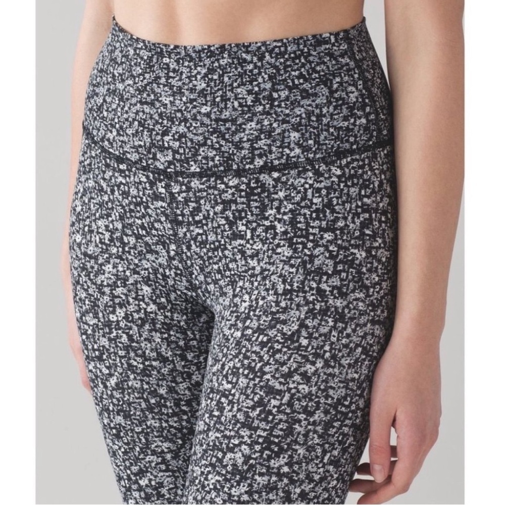 Lululemon Wunder Under Leggings Daisy Dust Alpine Size 6